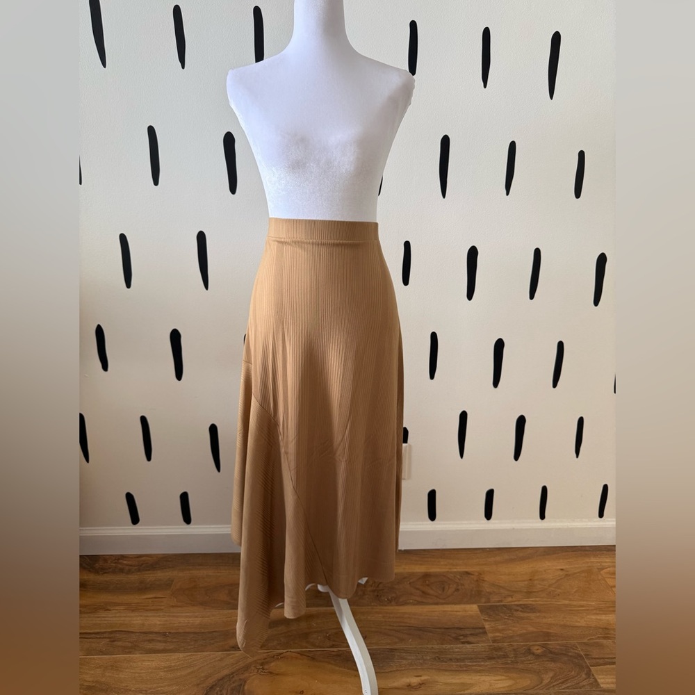Express Ribbed Midi Skirt in Camel